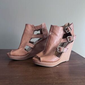 Charming Charlie Wedge Shoes with Side Zipper Size 7.5 Carmel Wedge Heel